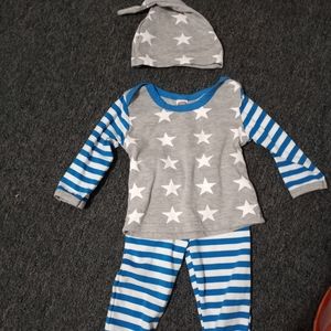 🍼3 for 20🍼Baby outfit 6/8 months